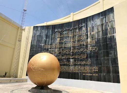 tugu-broken-heart-pidie-tsunami-1787818925745551205